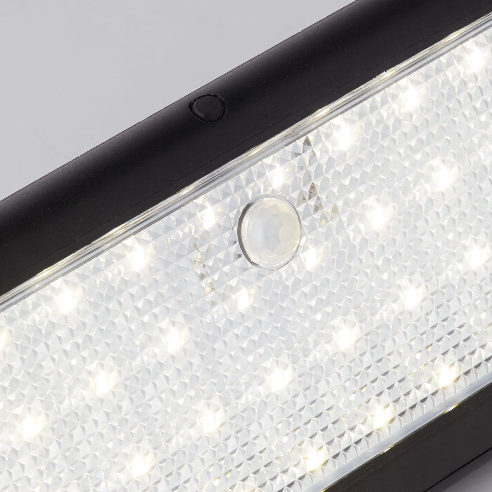 LED solcellevegglampe med bevegelsessensor svart IP44 - Searchlight bakside