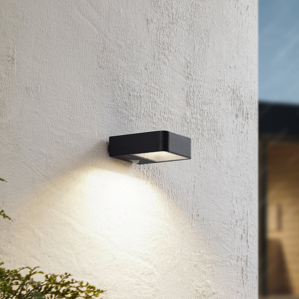 LED solcellevegglampe Dava med bevegelsessensor forfra