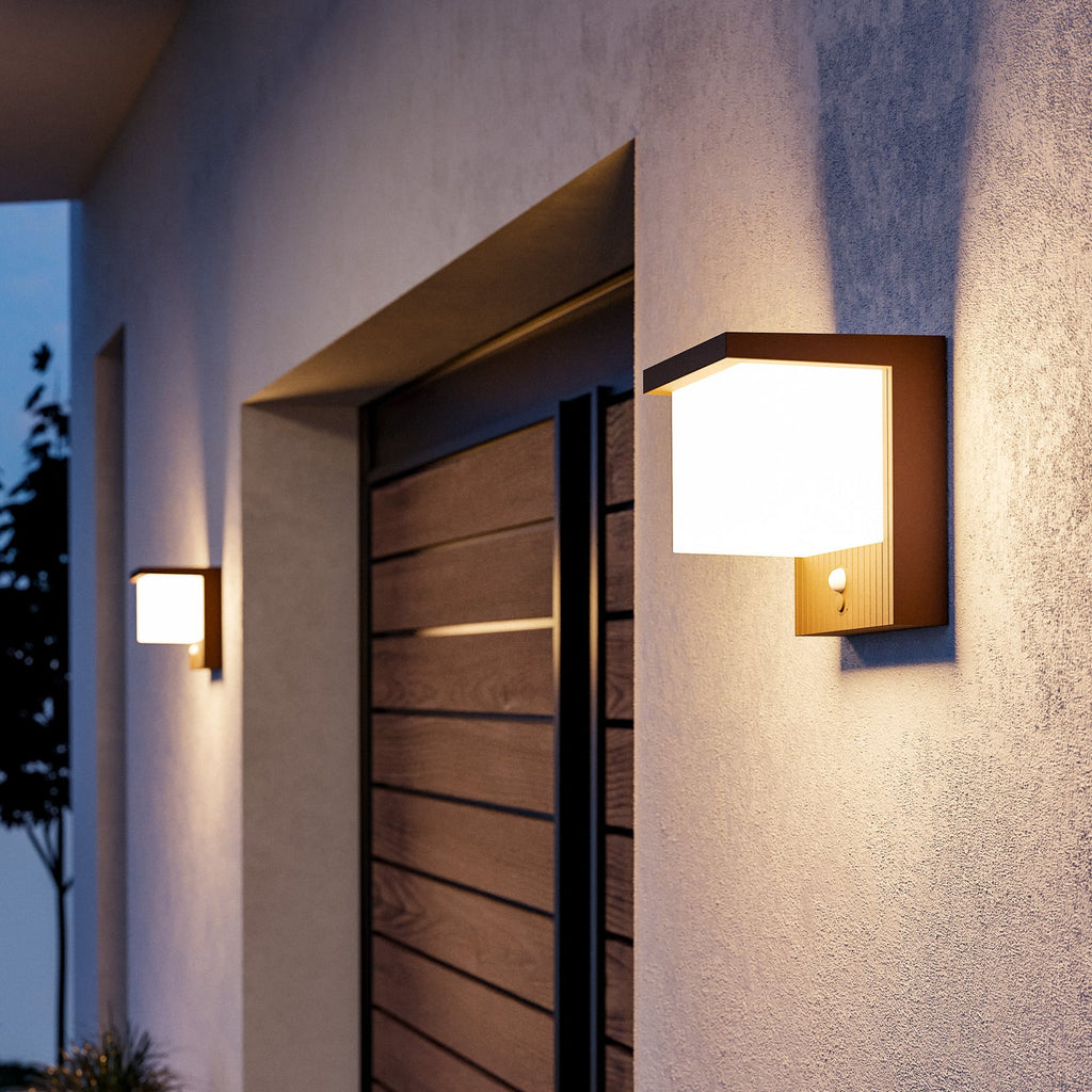 LED solcellevegglampe Frigento rustfarget bakside