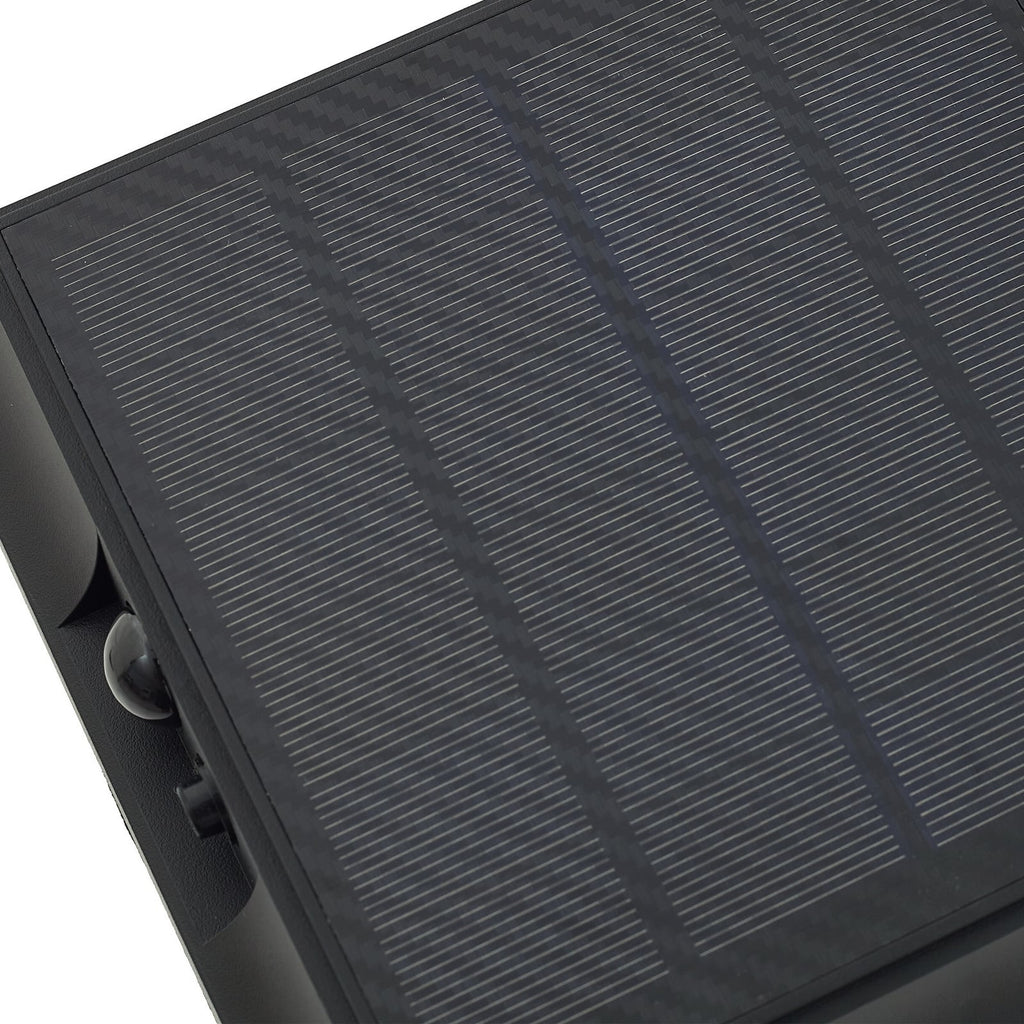 Sideprofil av LED solcellevegglampe Latarka med bevegelsessensor svart