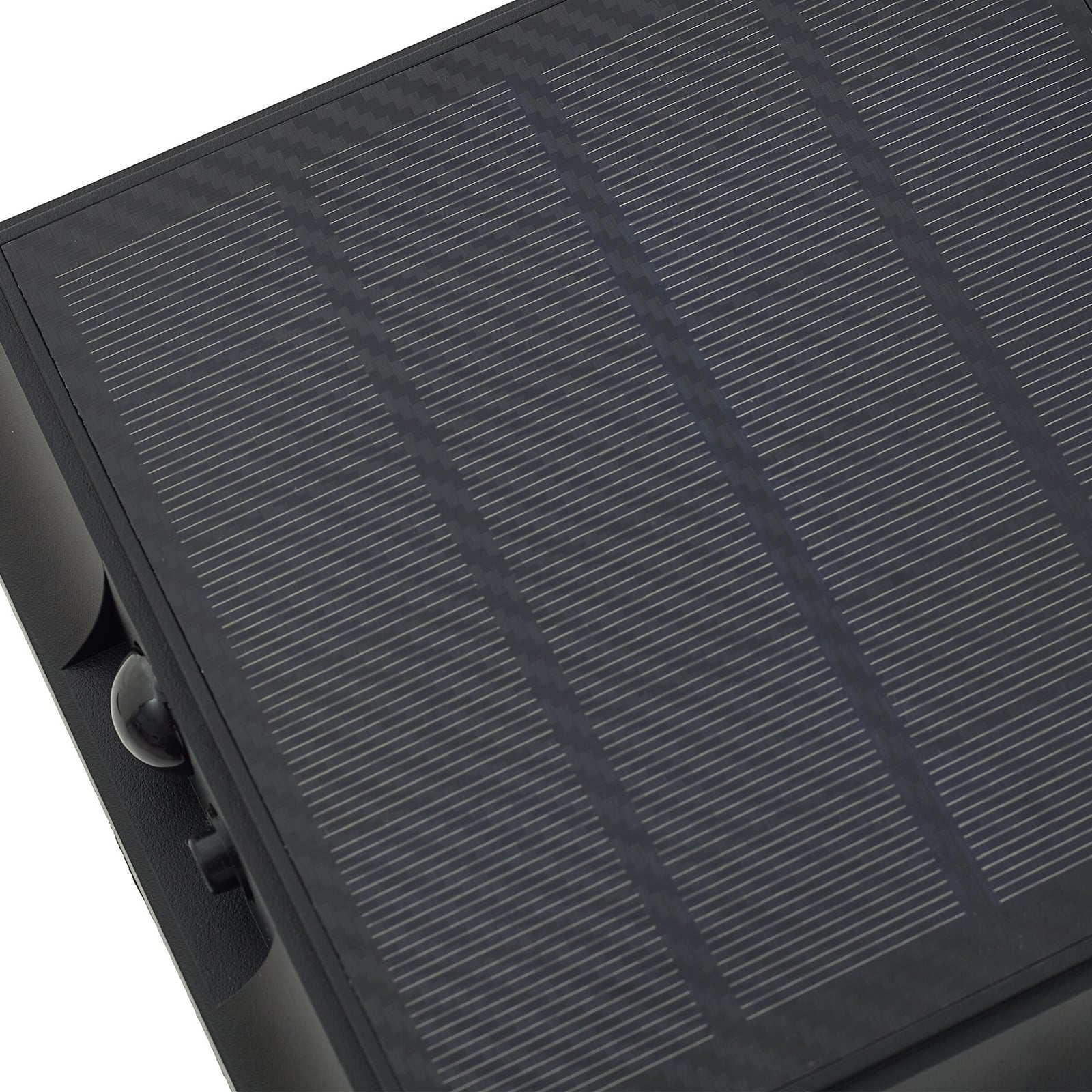 Sideprofil av LED solcellevegglampe Latarka med bevegelsessensor svart