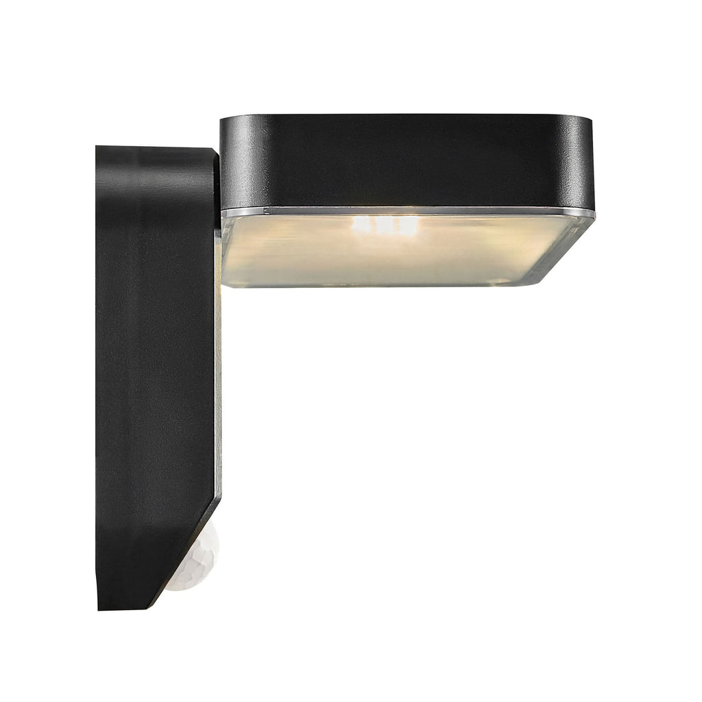 Nærbilde av solcellemodul på LED solcellevegglampe Rica Square