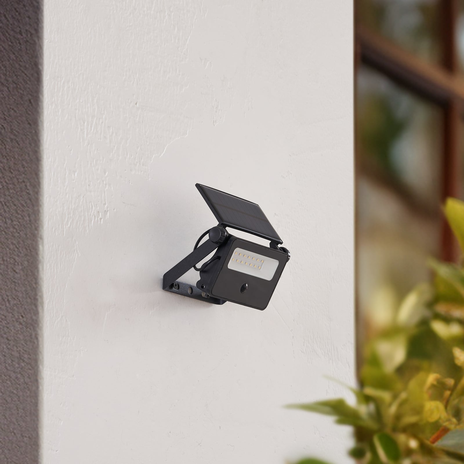 Detalj av LED solcellevegglampe Rikard med bevegelsessensor
