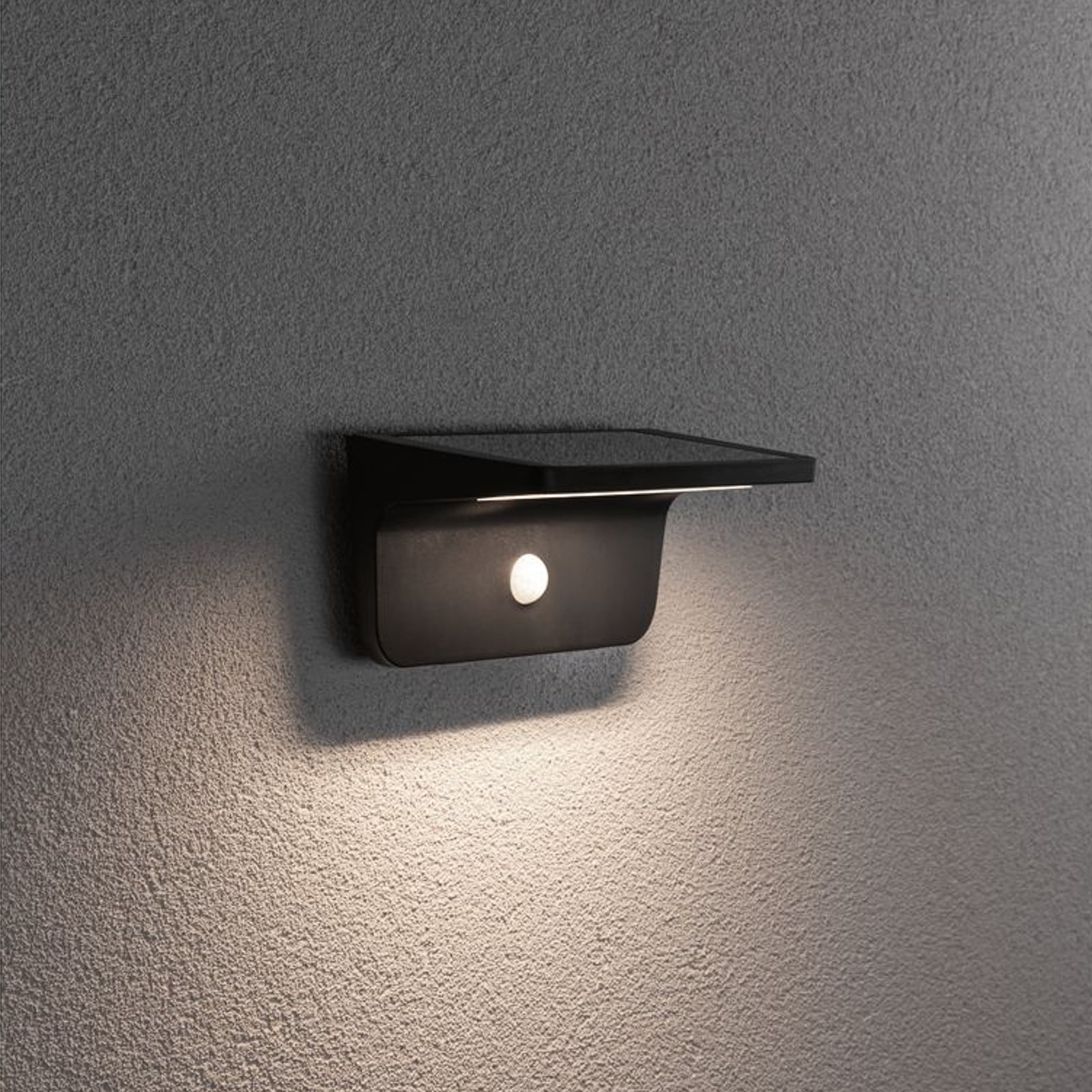 Nærbilde av LED solcellevegglampe Solveig med bevegelsessensor IP44