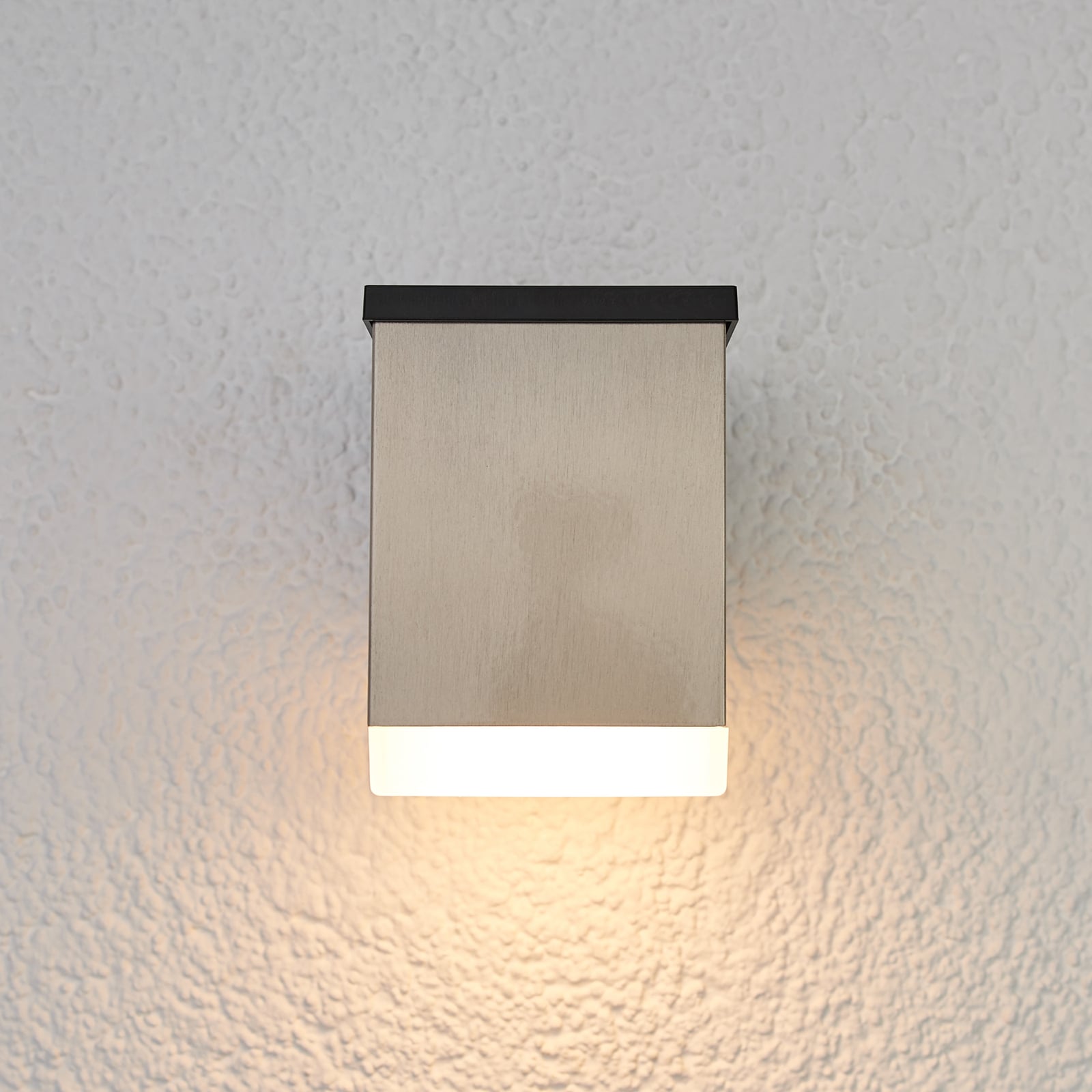 LED solcellevegglampe Tyson firkantet rustfritt stål IP44 montert ute