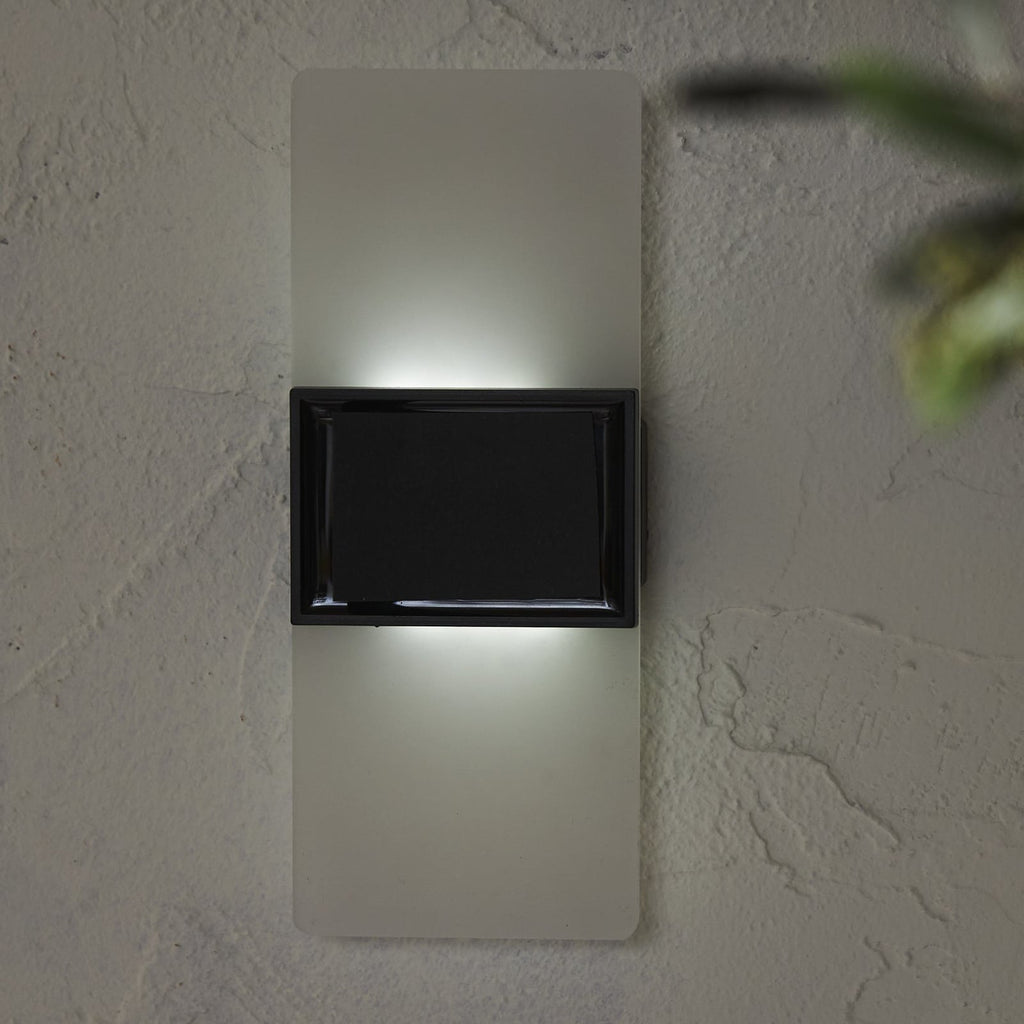 LED solcellevegglampe Wally 20x8 cm hvit CCT IP44 bakside