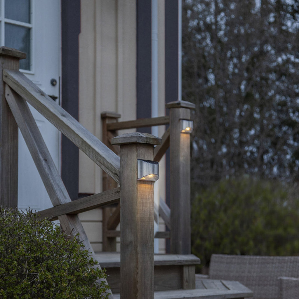 Detalj av LED solcellevegglampe Wally sølv
