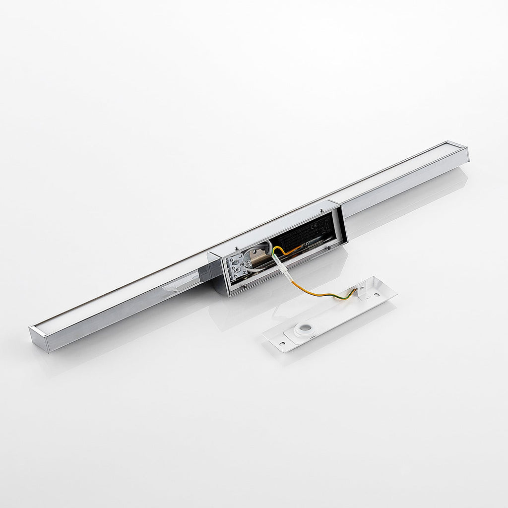 LED speillampe Alenia krom aluminium 60 cm i baderomsmiljø