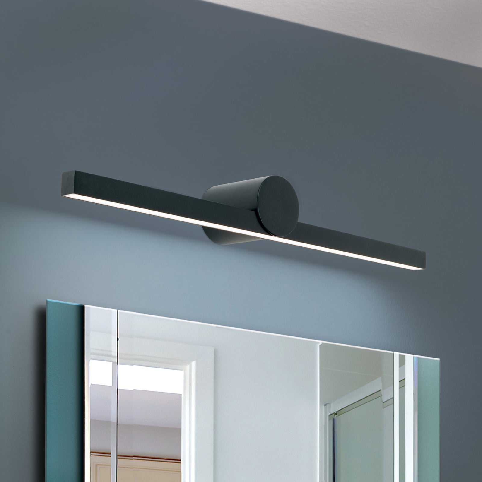 LED speillampe Beauty aluminium svart 61 cm foran
