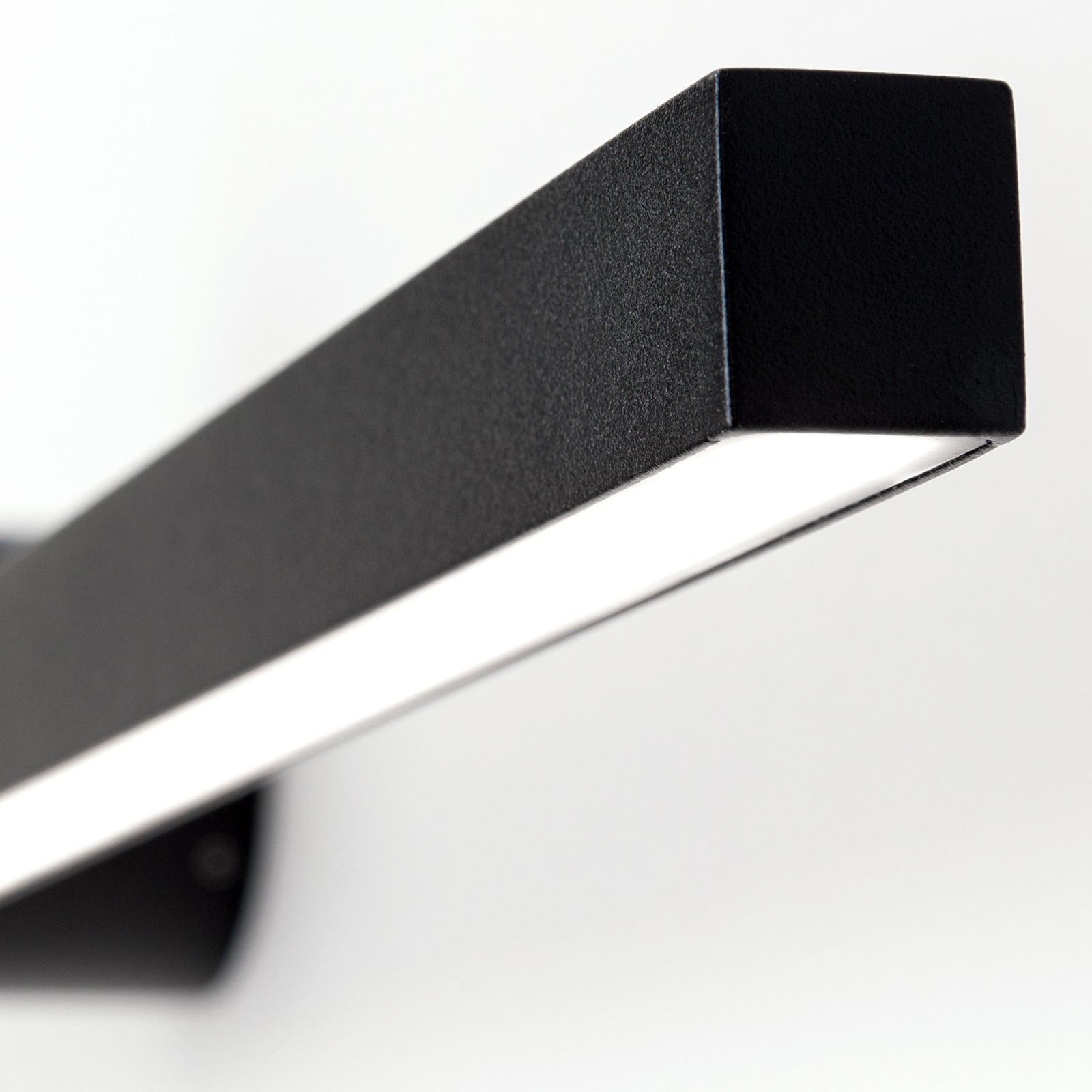 LED speillampe Beauty svart aluminium 101 cm med veggfeste