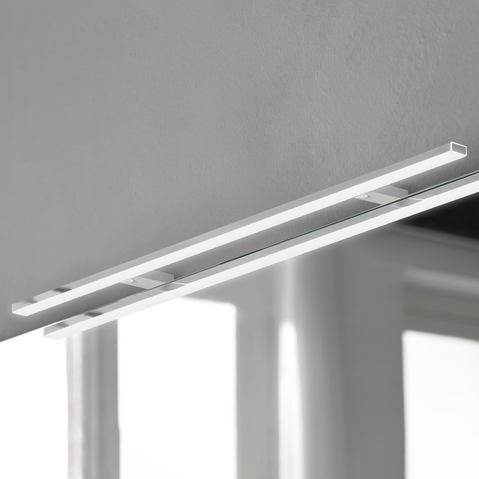 LED speillampe Esther 2 krom 80 cm IP44 10W dagslys forfra