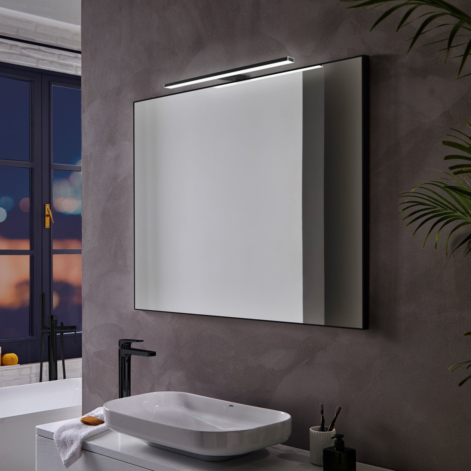 LED speillampe Esther 2 matt svart 50 cm IP44 bakside
