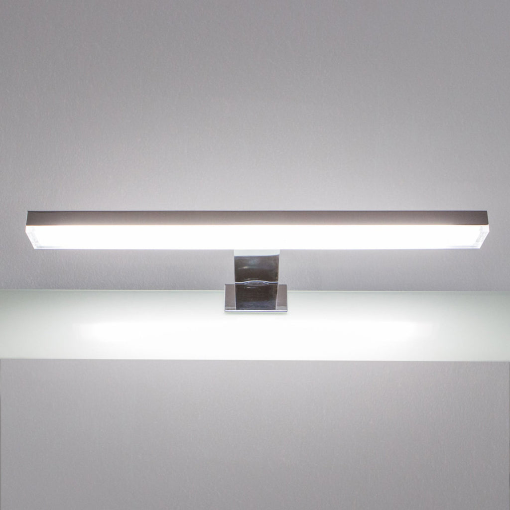 LED speillampe Esther S3 krom glass nærbilde av metall og glassmateriale