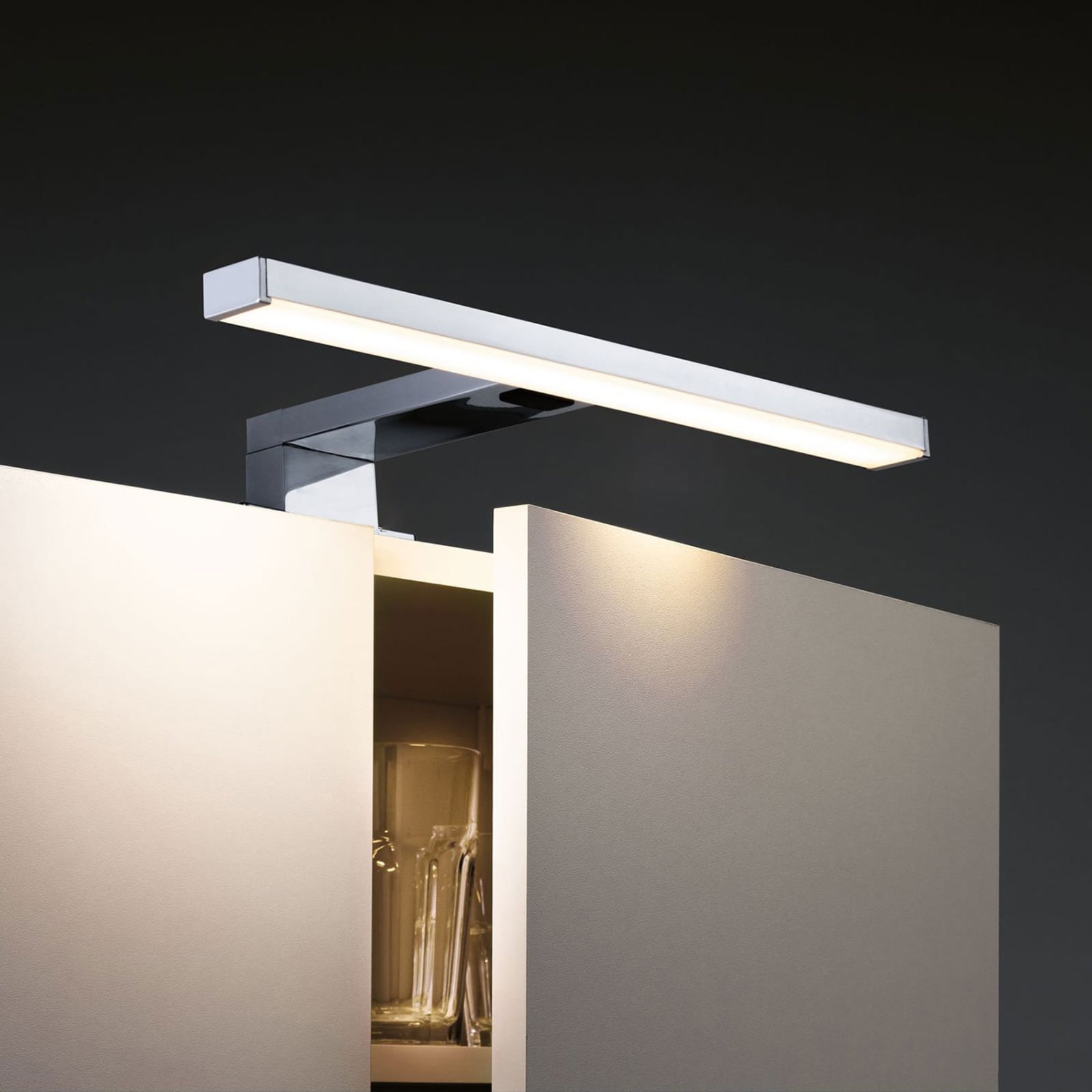 Montert LED-speillampe HomeSpa Selo CCT krom 30 cm i baderom
