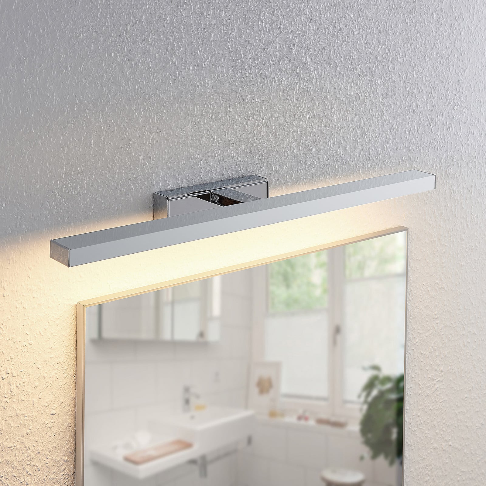 LED speillampe Jukka krom 60 cm IP44 nærbilde
