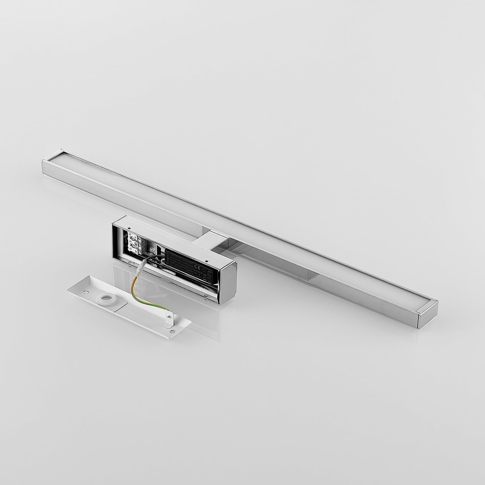 LED speillampe Jukka krom 60 cm IP44 installasjon