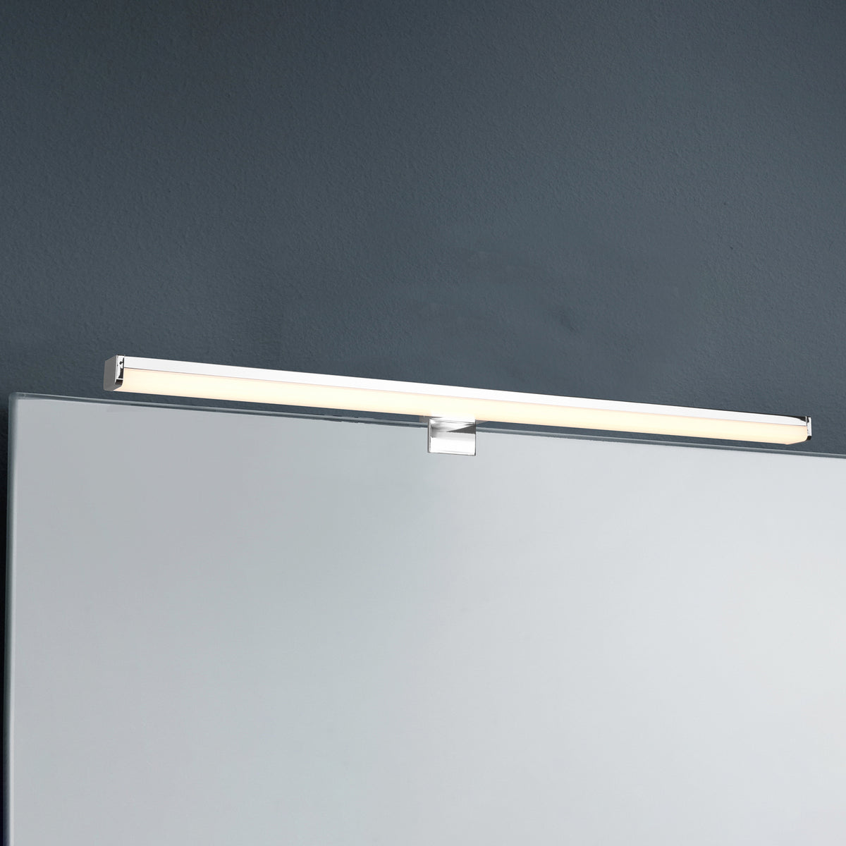 Detalj av LED speillampe Lino krom/hvit 60 cm IP44