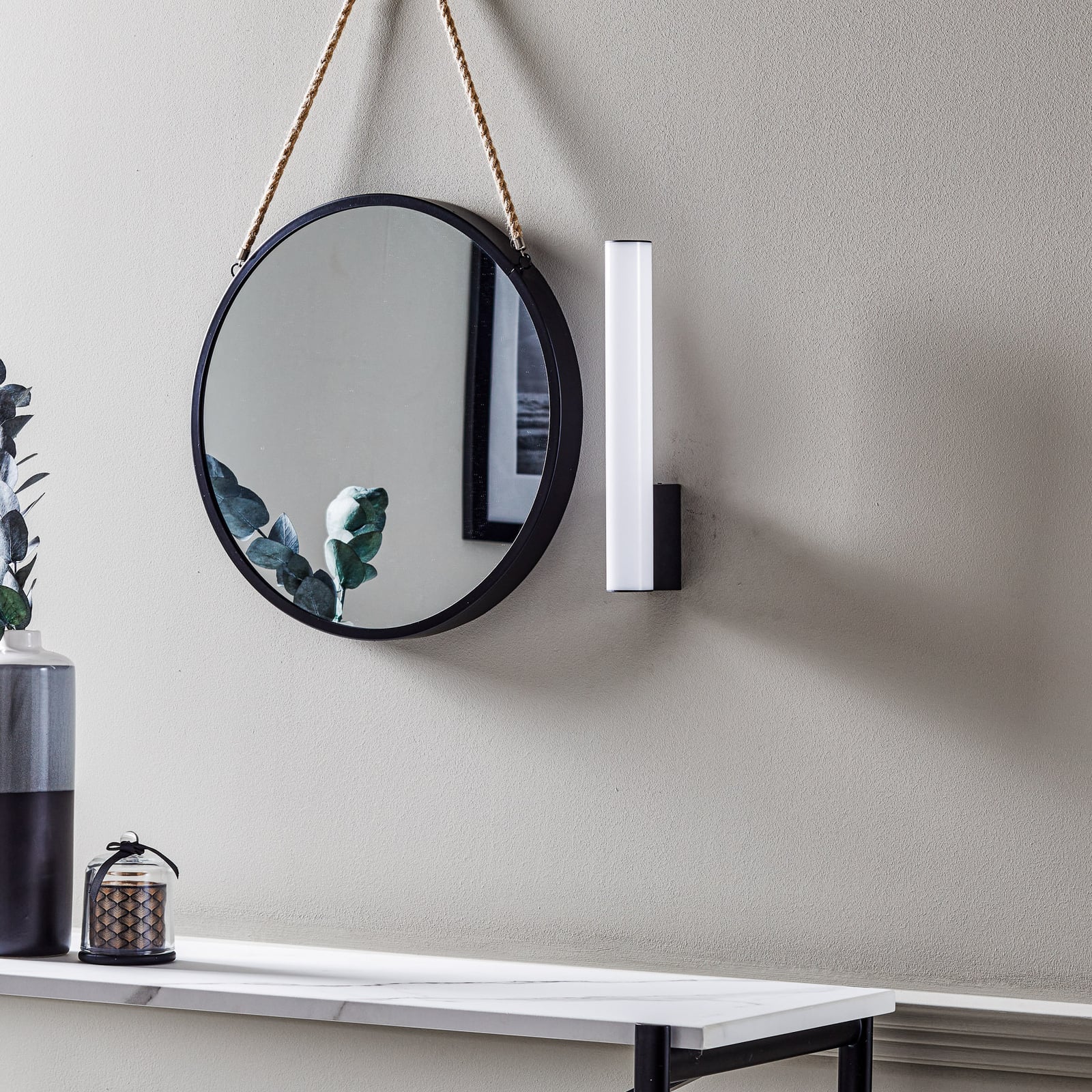 Detalj av LED speillampe Loom svart 30 cm 2900K IP44