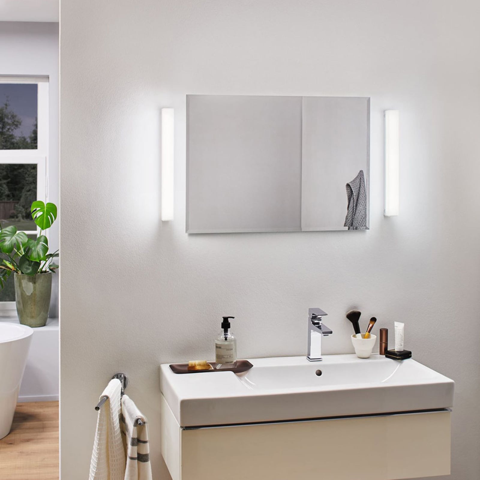 LED speillampe Luno HomeSpa hvit 40 cm IP44 CCT bakside