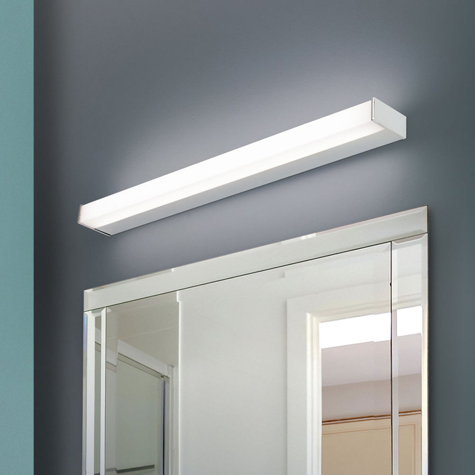 LED speillampe Marilyn krom/hvit 70 cm 17W bakside