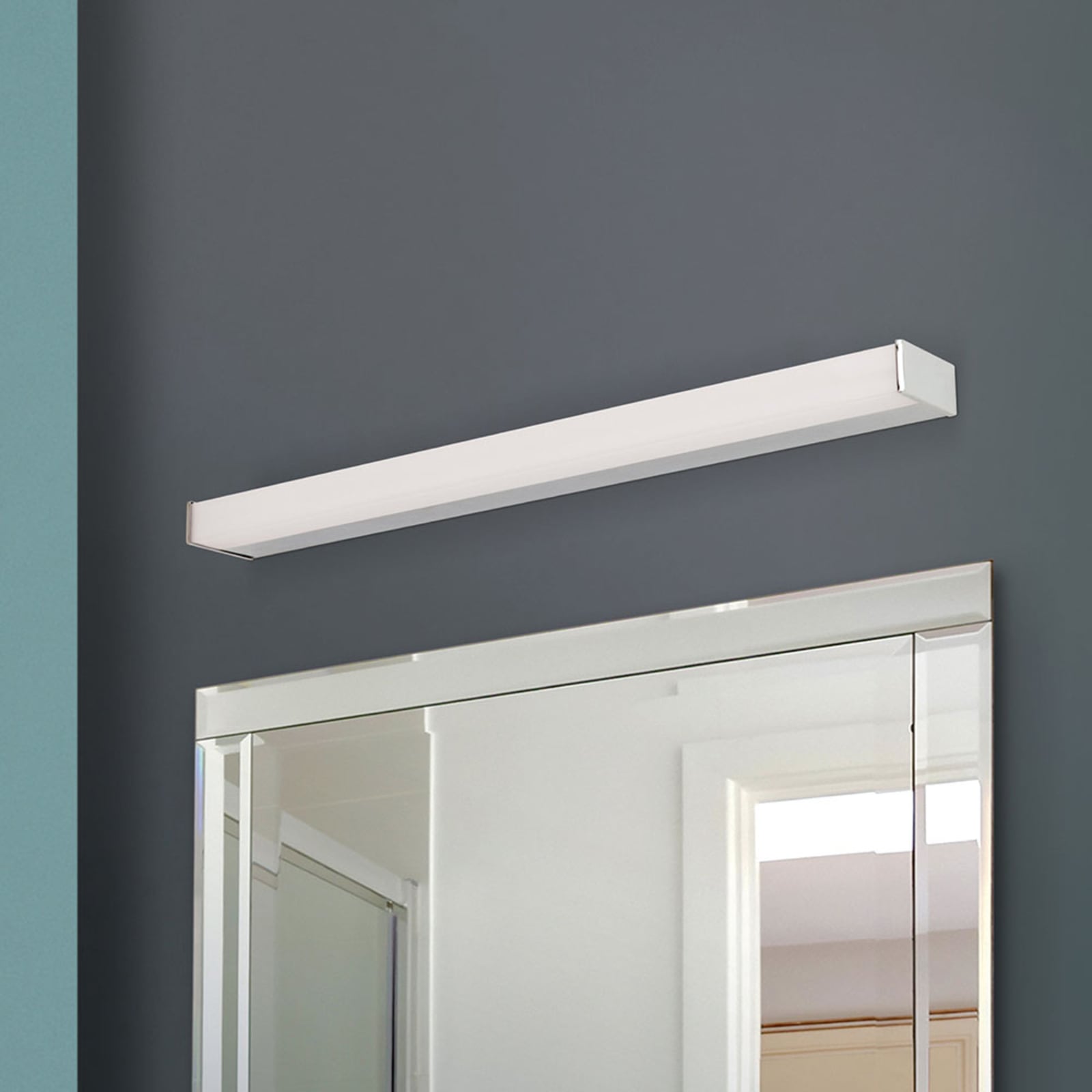 LED speillampe Marilyn krom/hvit 70 cm 17W detalj av diffusor