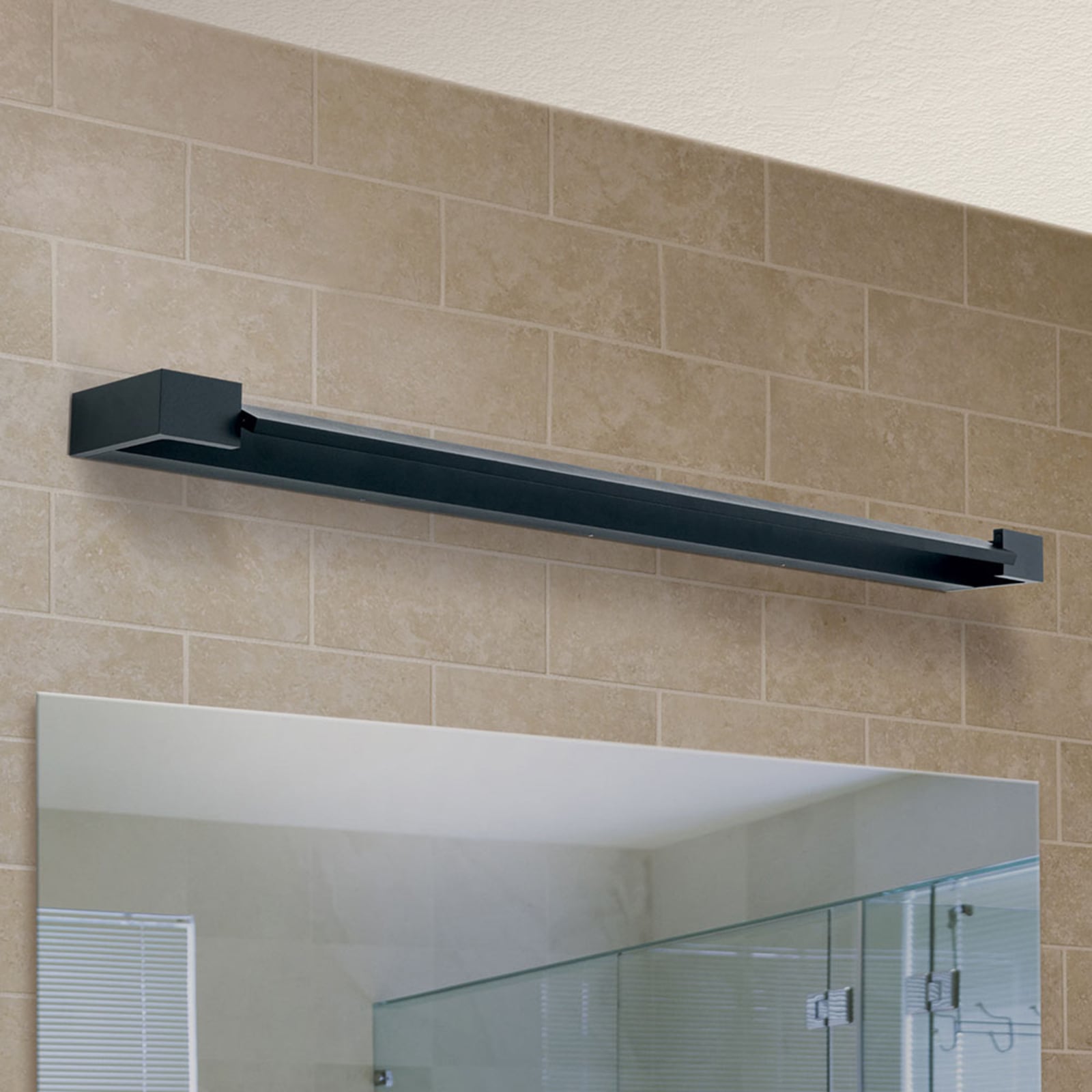 Detalj av LED speillampe Marilyn matt svart 90 cm IP44