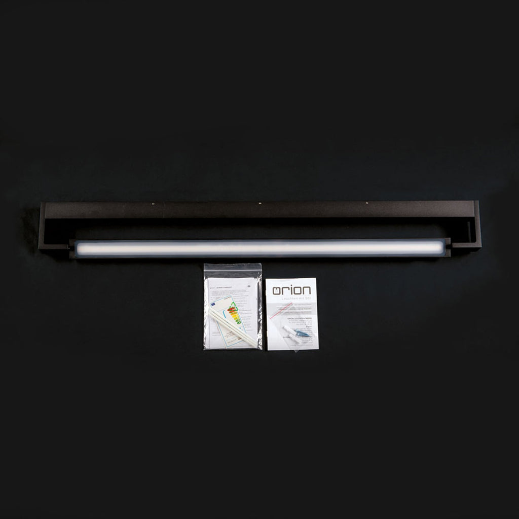 LED speillampe Marilyn matt svart 90 cm IP44 i bruk