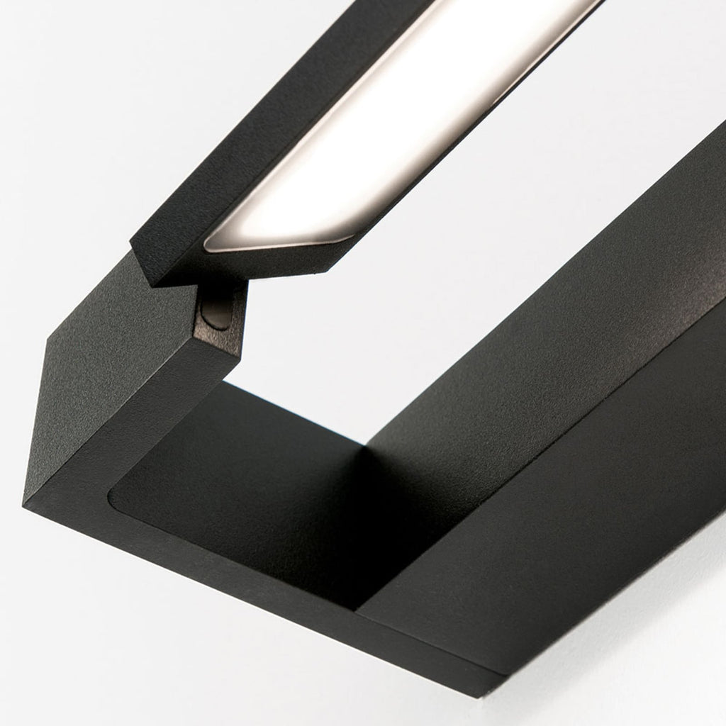 Nærbilde av LED speillampe Marilyn svart matt 60 cm 18W IP44 lys