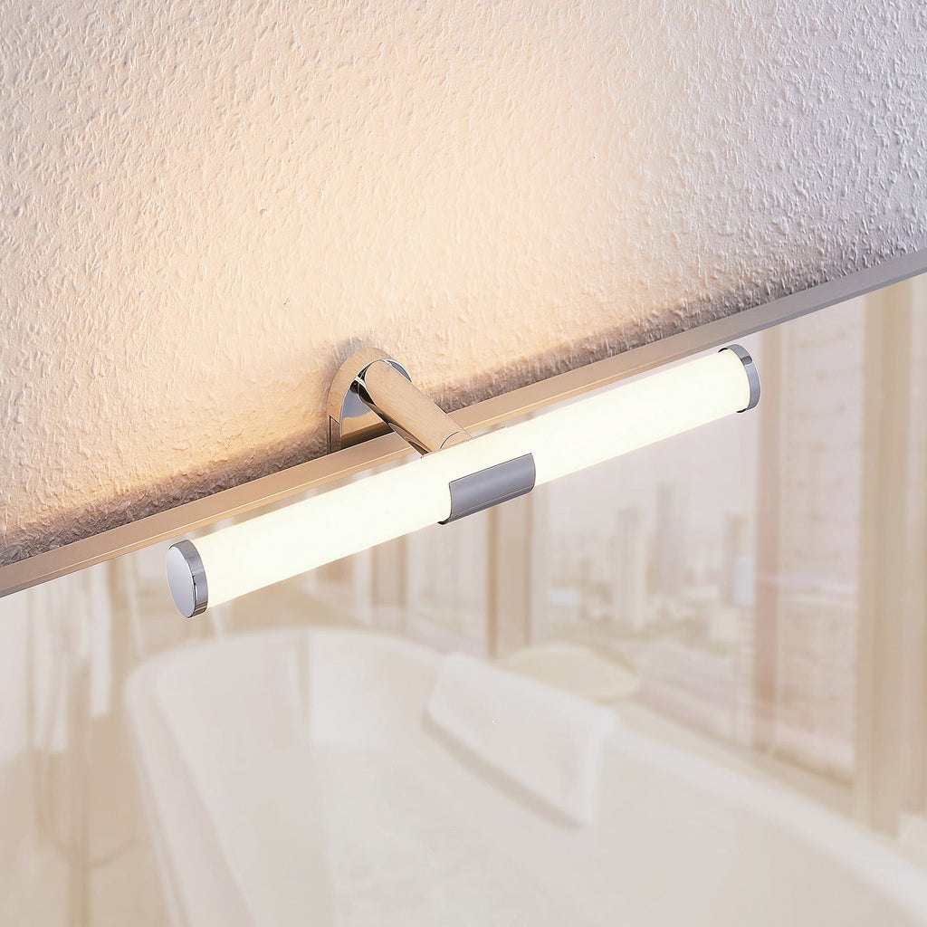 LED speillampe Naili krom 30 cm IP44 varmhvit - Lindby