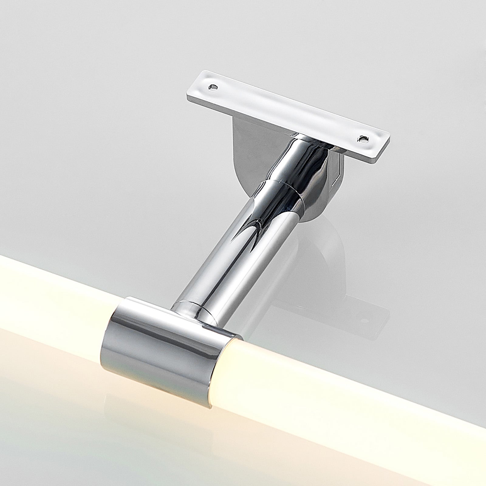 LED speillampe Naili krom 30 cm IP44 varmhvit - Lindby
