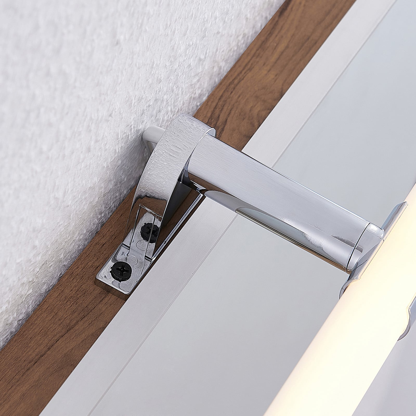 LED speillampe Naili krom 30 cm IP44 varmhvit - Lindby