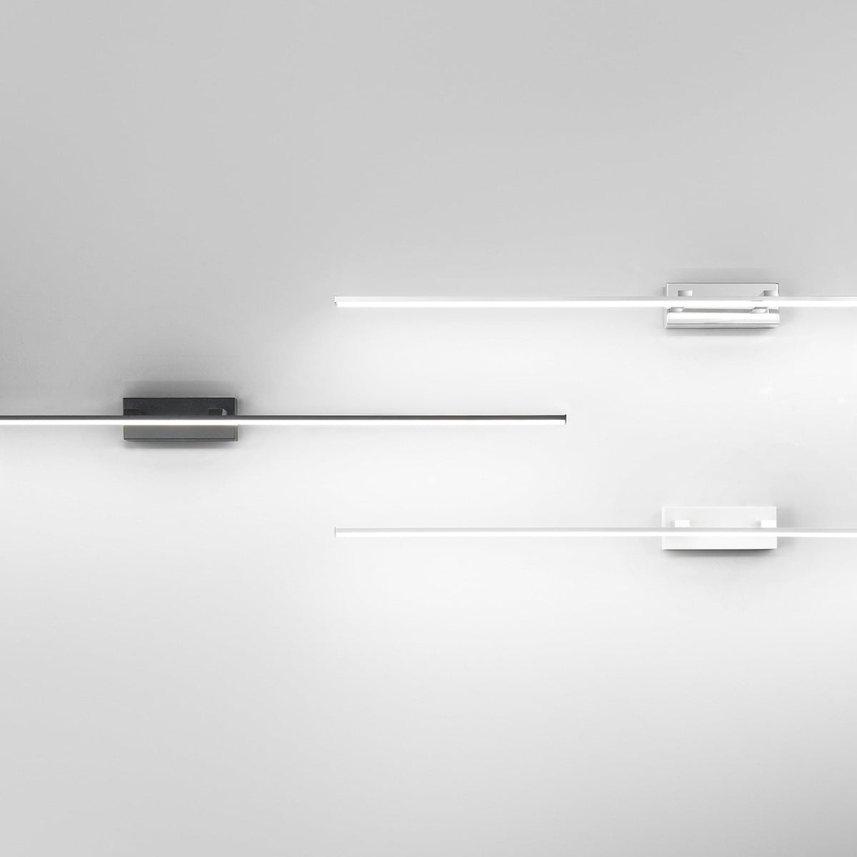 LED speillampe Nala svart metall 110 cm nærbilde av detalj
