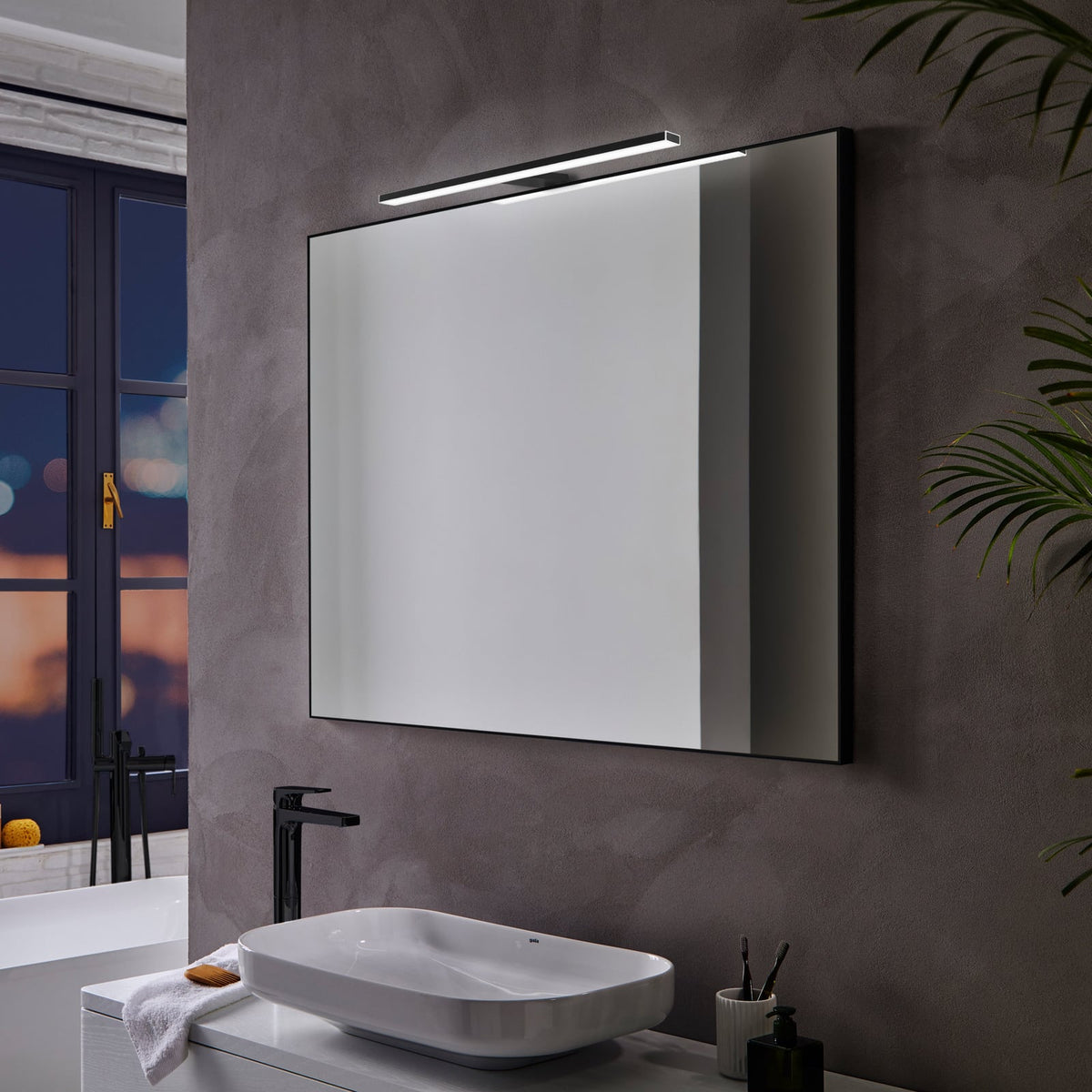 Bakside av LED speillampe Pandora svart matt 45,8 cm