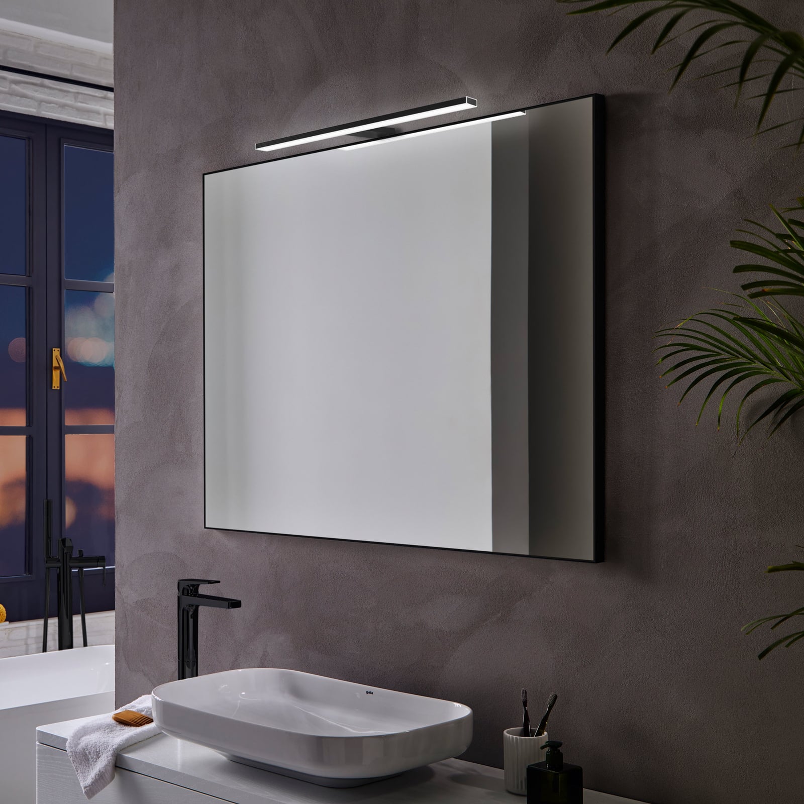 Bakside av LED speillampe Pandora svart matt