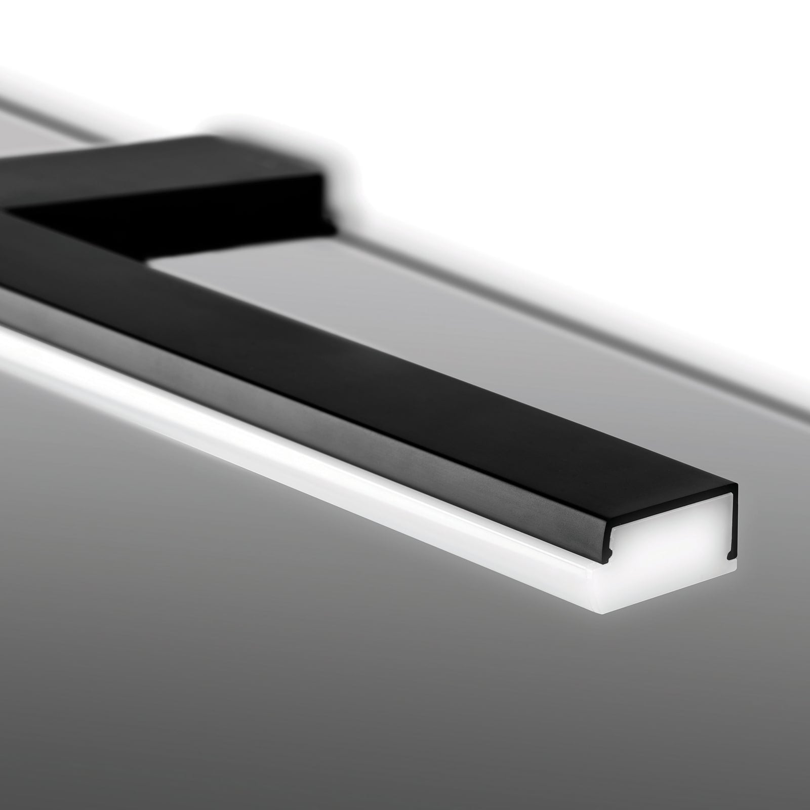 Montert LED speillampe Pandora svart matt over speil