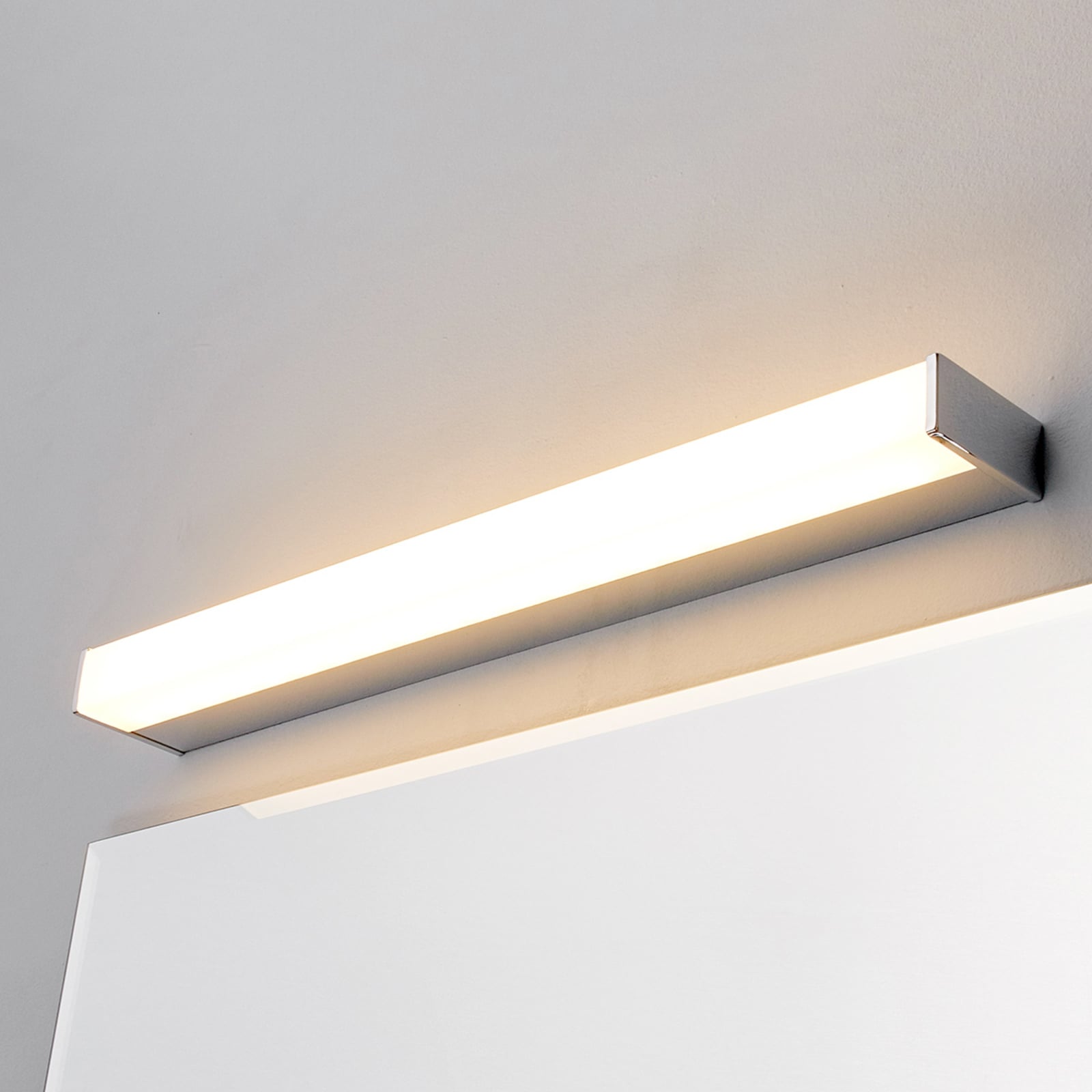 LED speillampe Philippa krom akryl 59 cm IP44 forfra