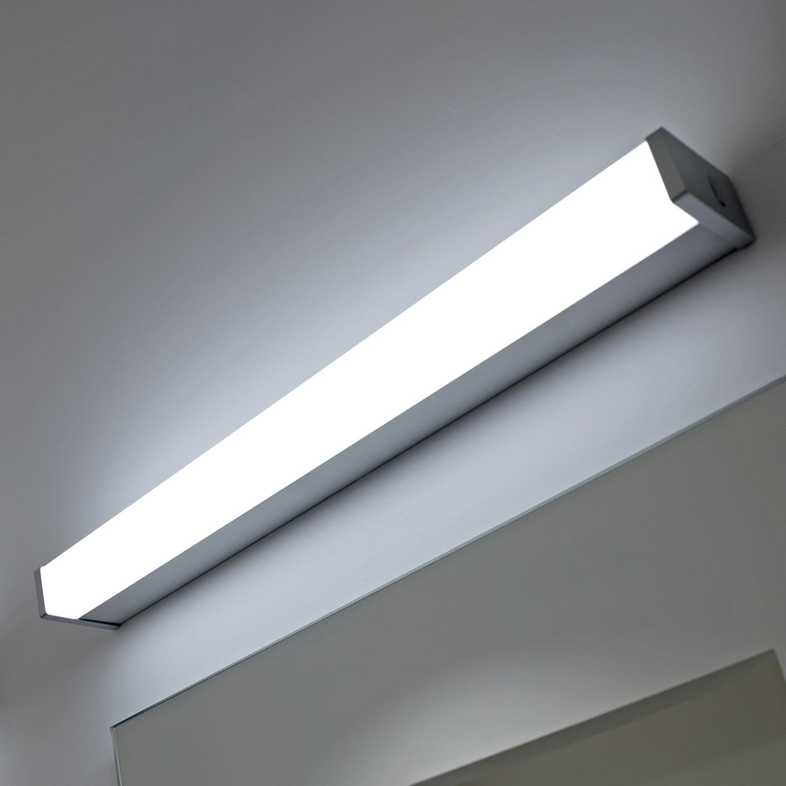 LED speillampe Smile-SLG 60 cm 4000K IP44 9W foran