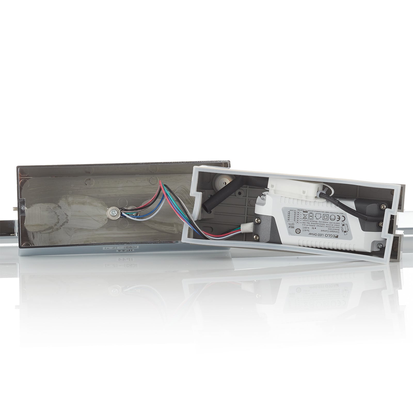 LED speillampe Tabiano-C dimbar RGB CCT IP44 med fjernkontroll