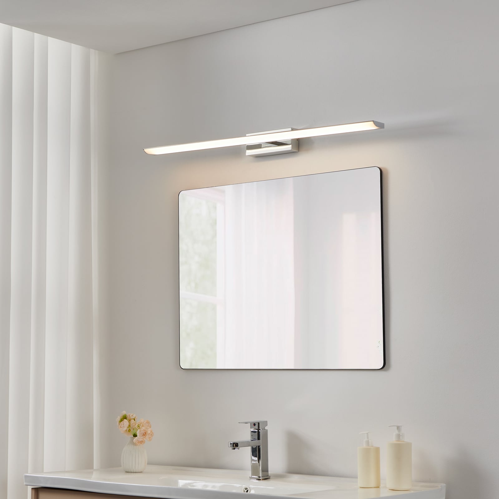 LED speillampe Tabiano-Z dimbar RGB CCT IP44 90,5 cm bakside