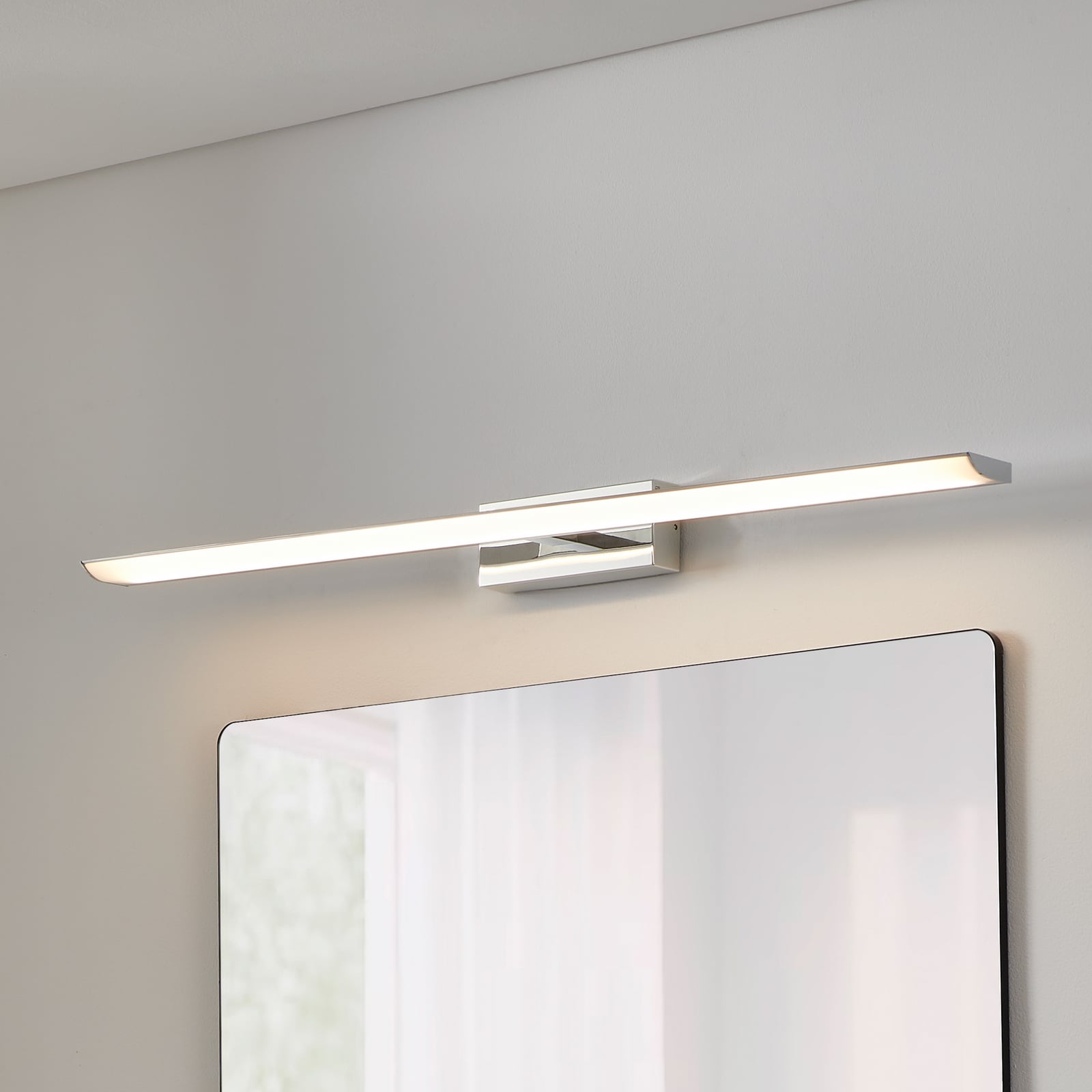 LED speillampe Tabiano-Z dimbar RGB CCT IP44 90,5 cm forfra
