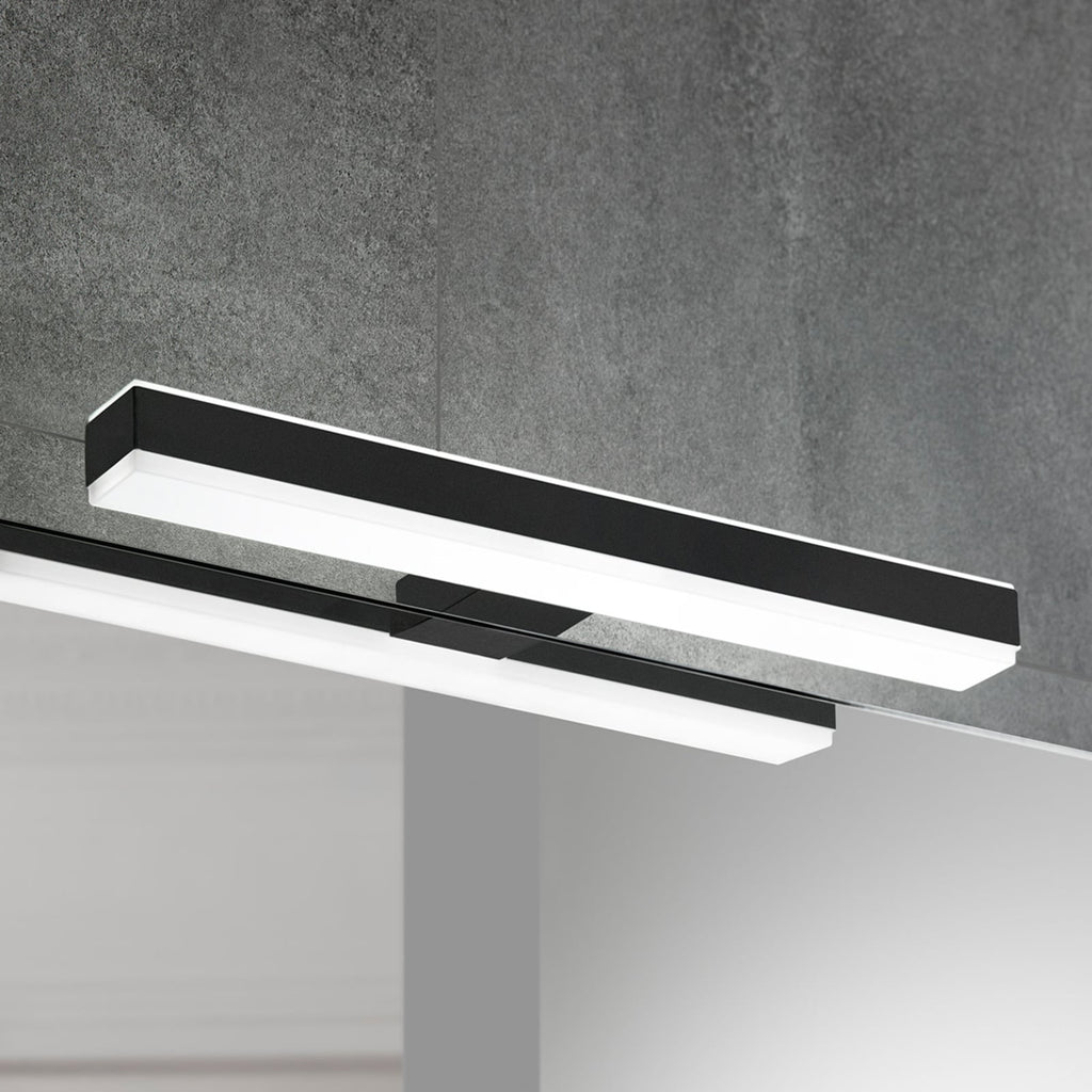 LED speillampe Veronica svart 30 cm 8W IP44 forfra