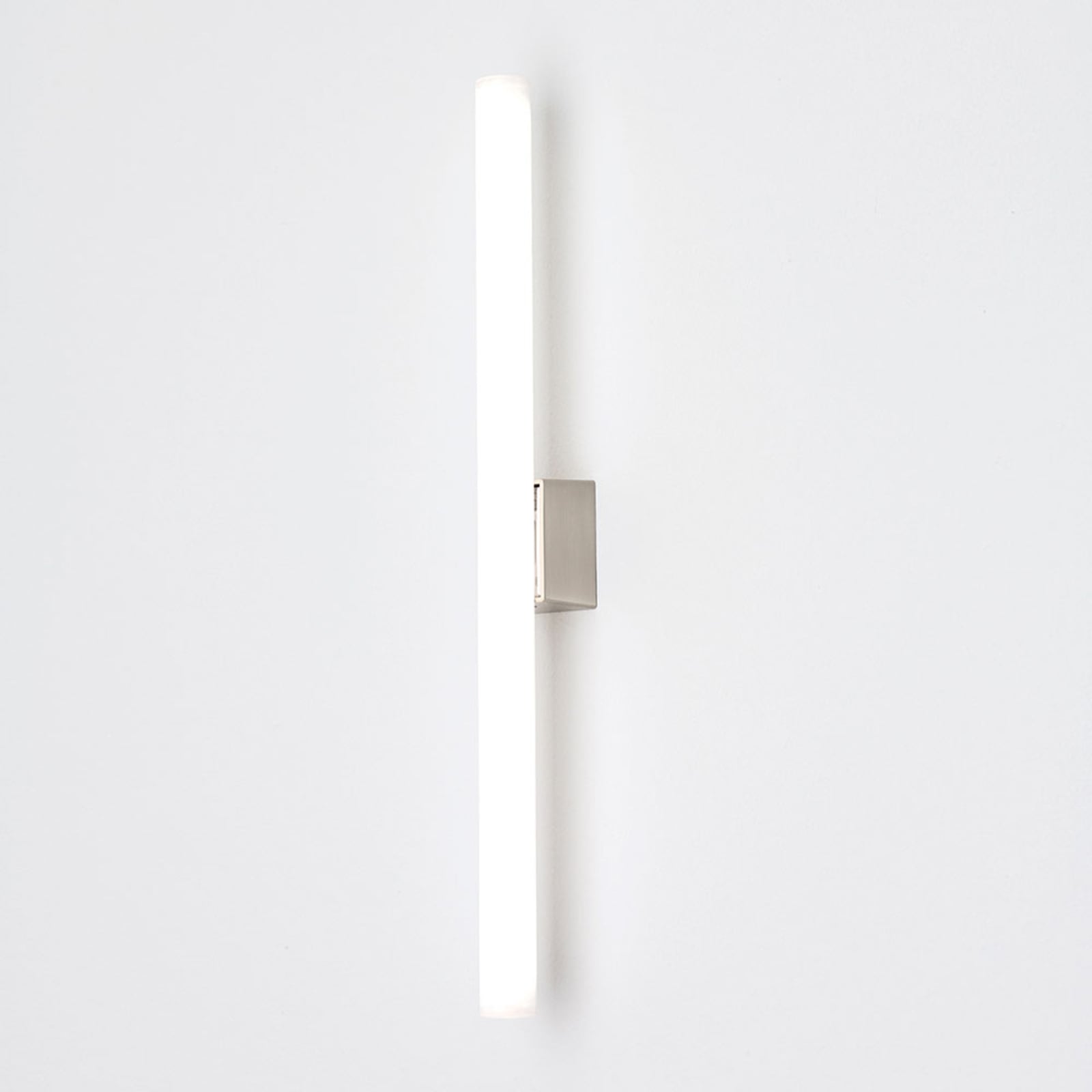 LED speillampe Visagist matt nikkel 50 cm varmhvit bakside