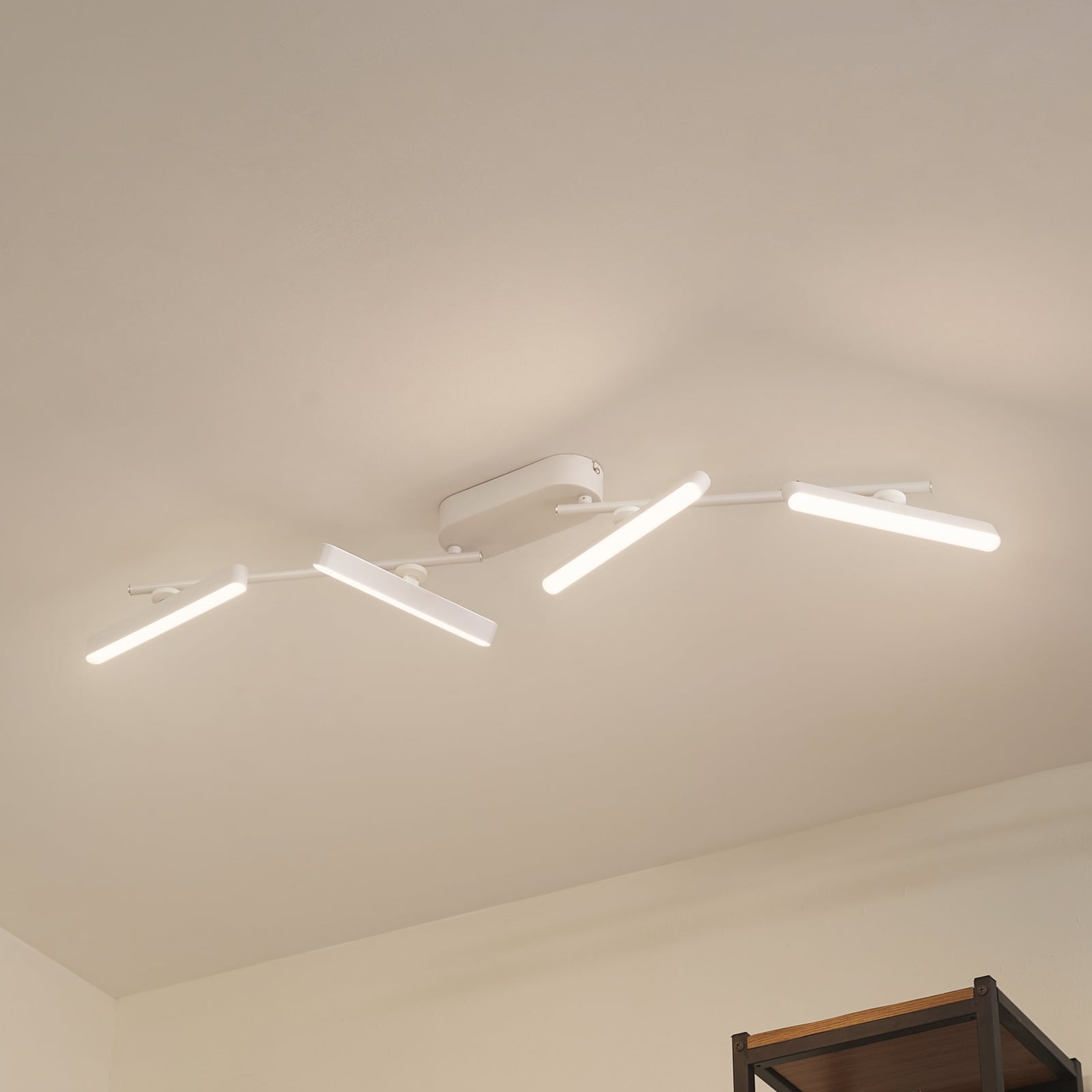 LED spotlist Eldrin 4-lys dimbar 111,5 cm matt hvit forfra
