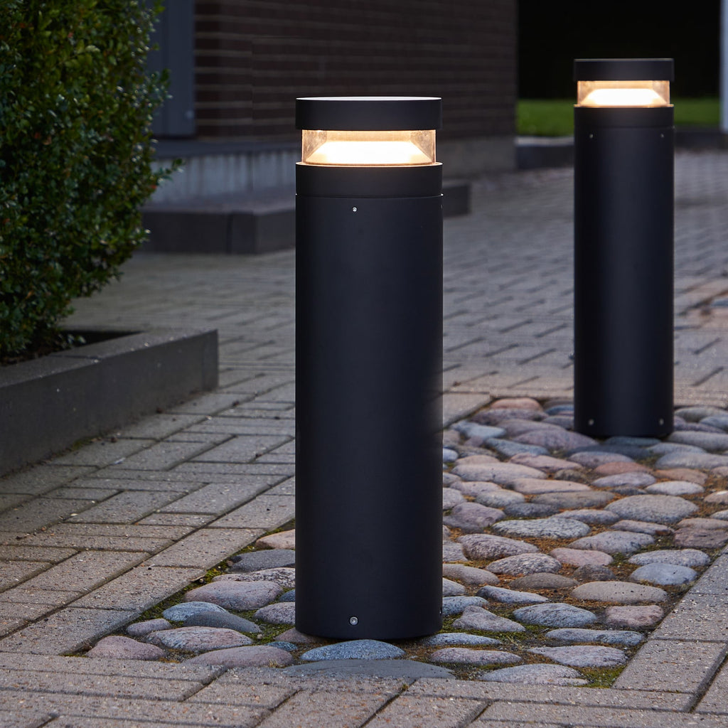 LED sti-lampe Baldur svart aluminium forfra