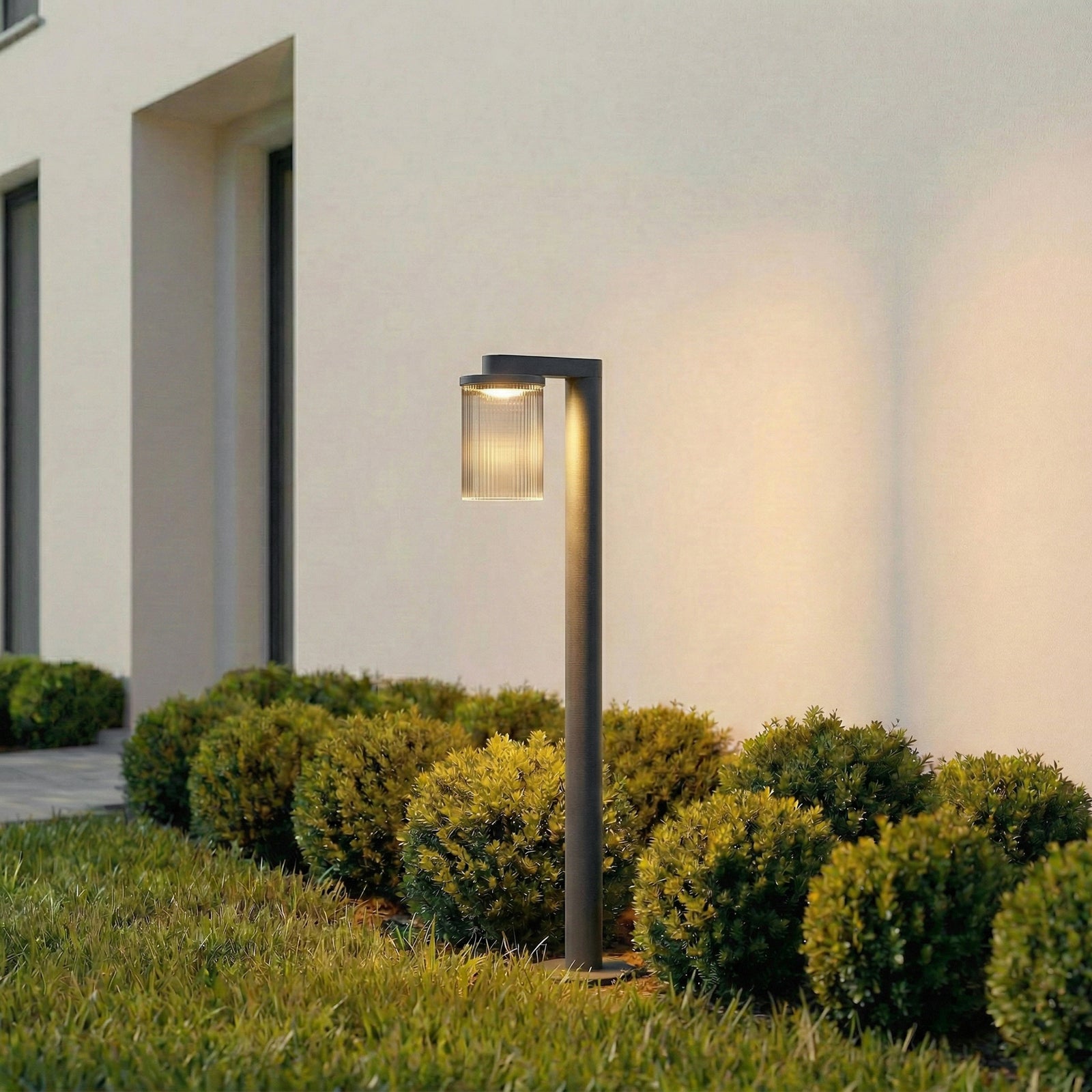 LED sti-lampe Beelia antrasitt aluminium bakside