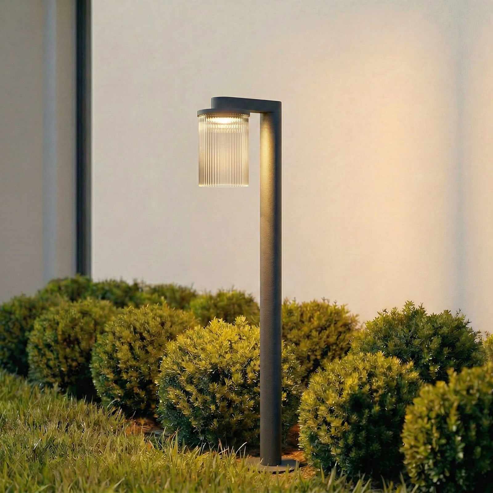 LED sti-lampe Beelia antrasitt aluminium forfra