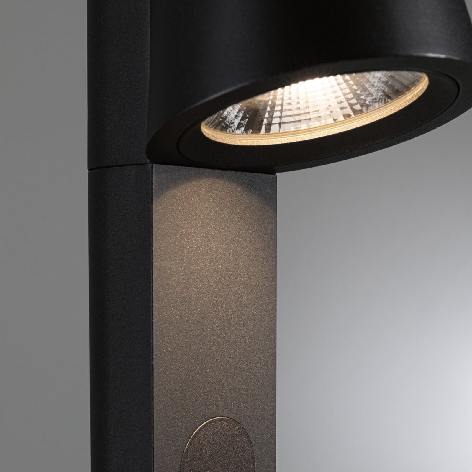 LED sti-lampe Caissa med bevegelsessensor antrasitt IP44 sideprofil