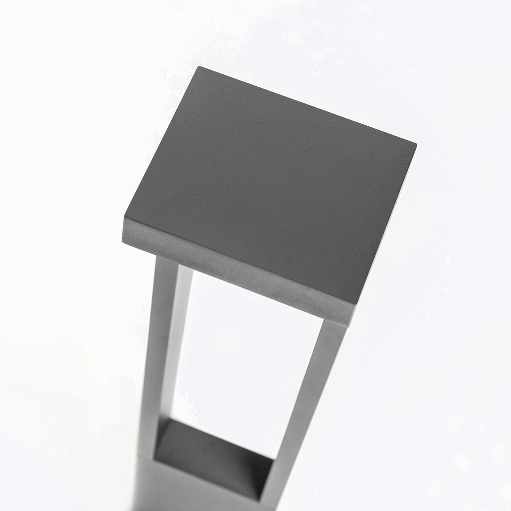 LED sti-lampe CMD 9050 antrasitt montert utendørs