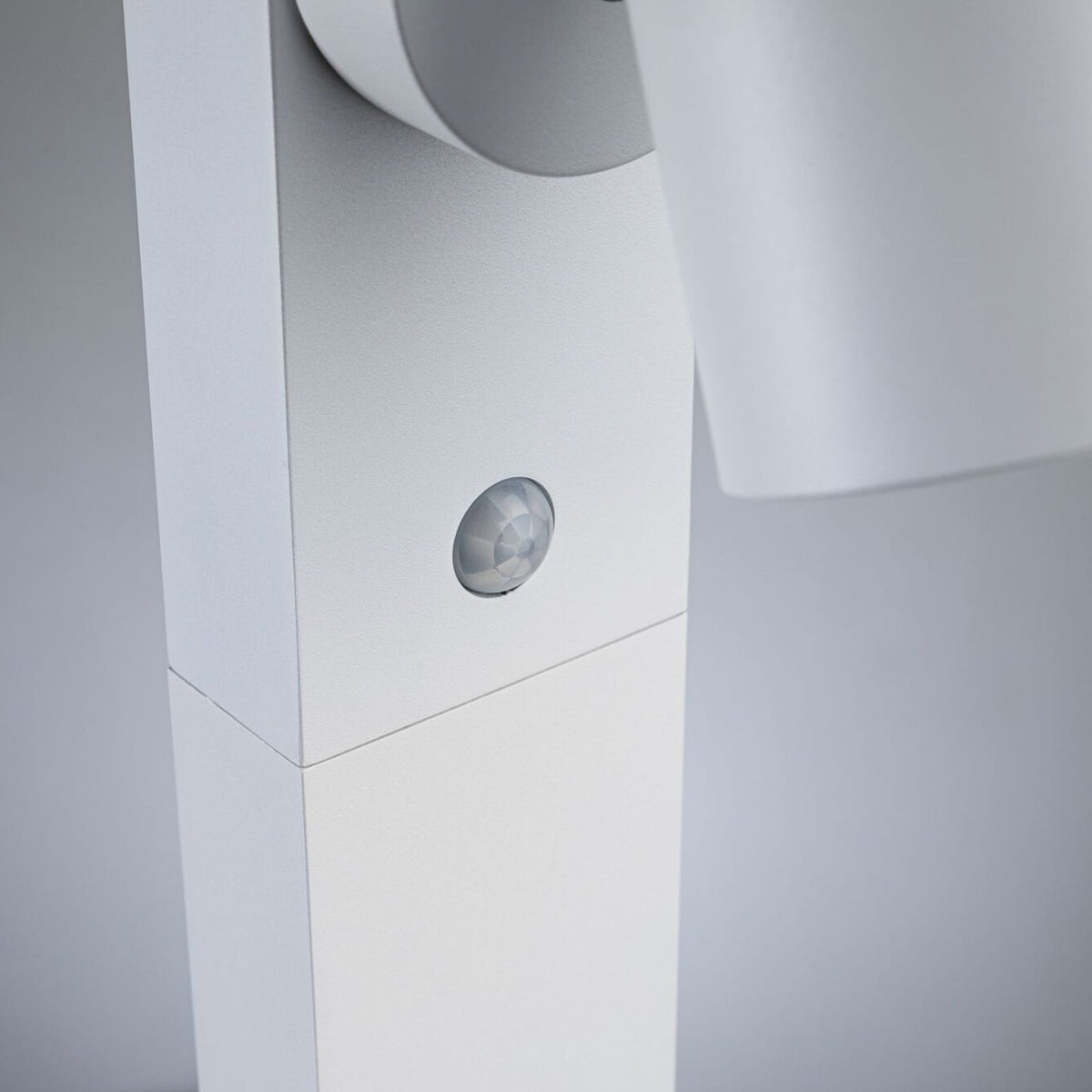 LED sti-lampe Cuff med bevegelsessensor hvit aluminium IP44 montert
