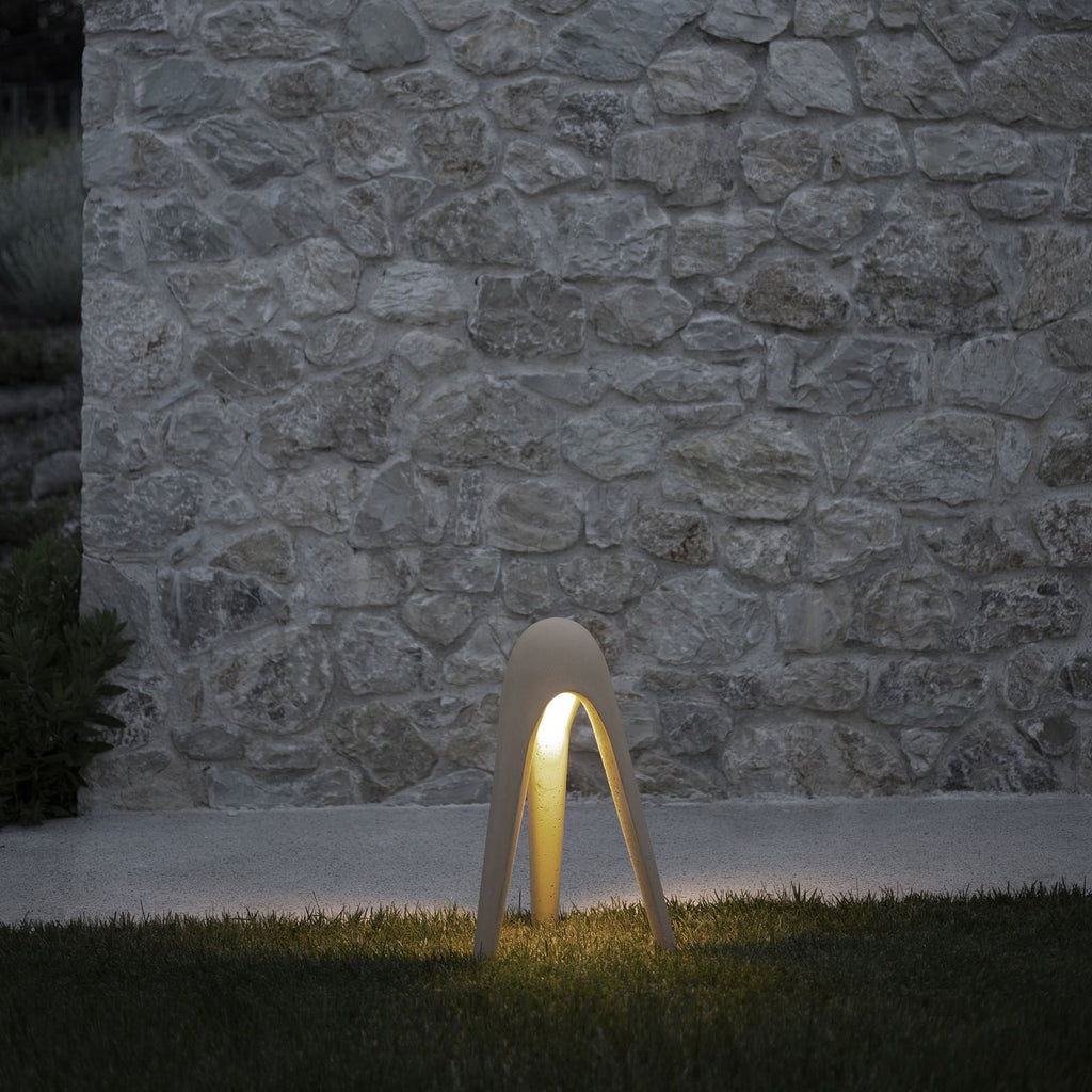LED sti-lampe Cyborg betong lysegrå Ø40 cm lysdetalj